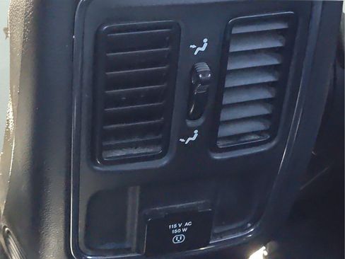 Used 2022 Jeep Grand Cherokee Laredo X RWD image 11