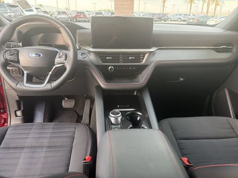 Used 2025 Ford Explorer ST-Line w/ ST-Line Street Pack AWD/4WD image 14
