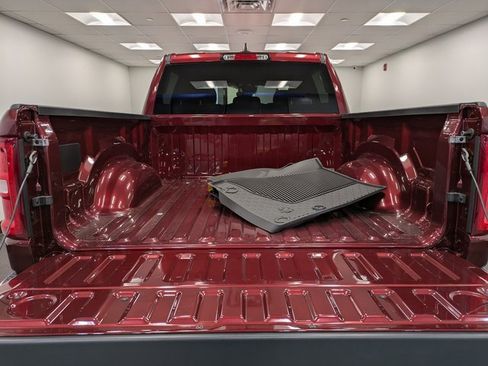 Used 2025 RAM 1500 Big Horn image 24