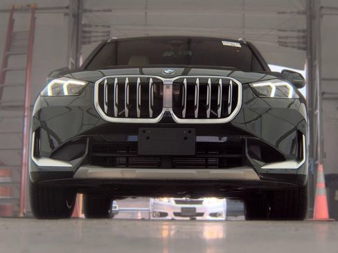 Used 2025 BMW X1 xDrive28i w/ Premium Package AWD/4WD image 5
