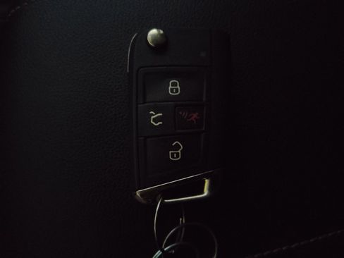 Used 2021 Volkswagen Tiguan SEL image 32