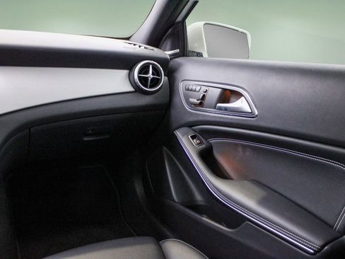 Used 2017 Mercedes-Benz GLA 250 image 20