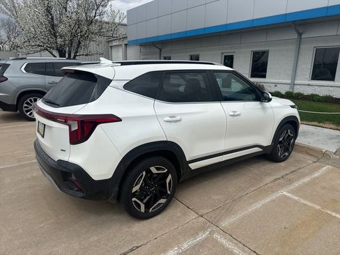 Used 2024 Kia Seltos SX image 2