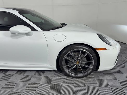Certified 2022 Porsche 911 Carrera image 13
