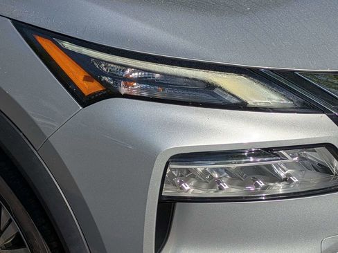 Used 2022 Nissan Rogue SV image 10