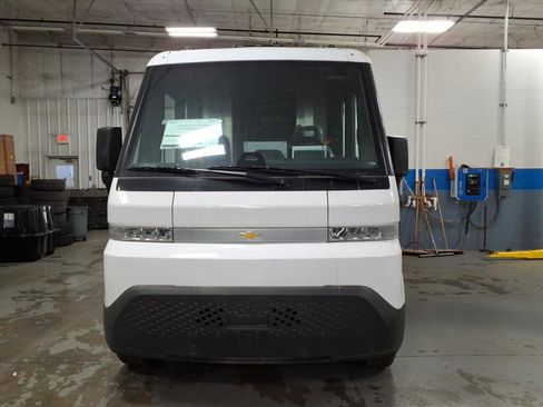 New 2025 Chevrolet Brightdrop 400 image 2