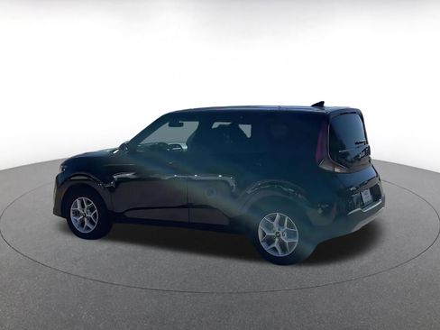Used 2025 Kia Soul LX w/ LX Technology Package image 10