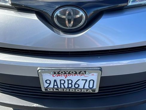 Used 2018 Toyota C-HR XLE image 9