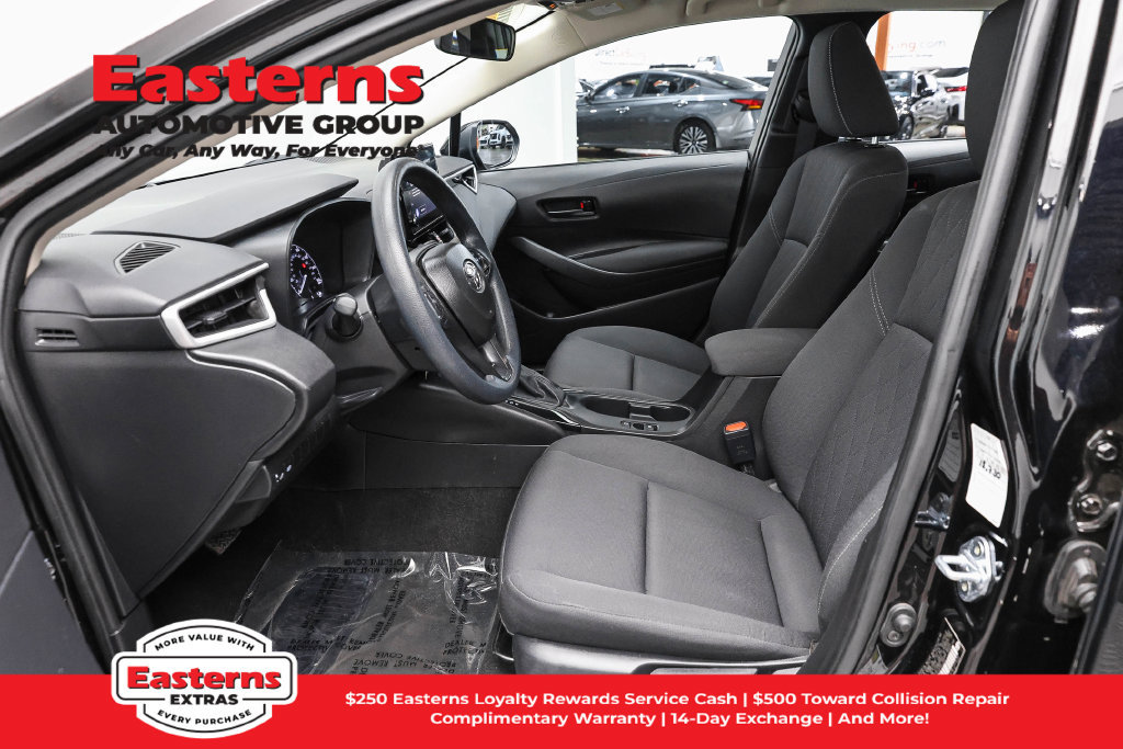 Used 2025 Toyota Corolla LE FWD image 14