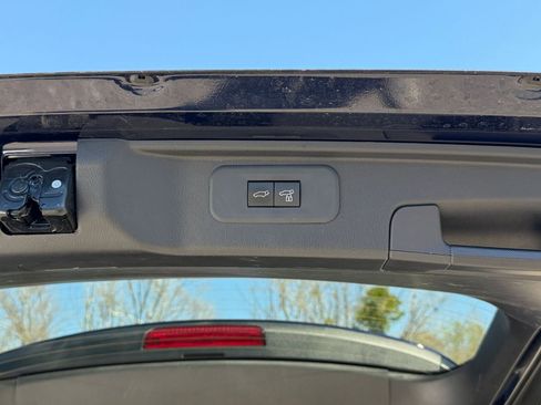 Used 2025 Toyota Grand Highlander FWD image 23