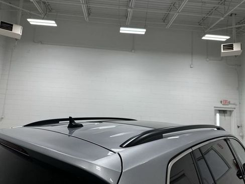 Used 2021 Volkswagen Tiguan SE image 25