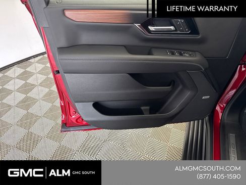 New 2026 GMC Yukon Denali w/ Sun & Power Step Package image 12