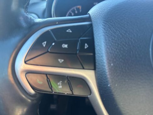 Used 2019 Jeep Grand Cherokee Limited image 32