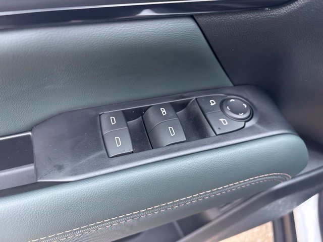 New 2027 GMC Terrain AT4 w/ Convenience Package III AWD/4WD image 10