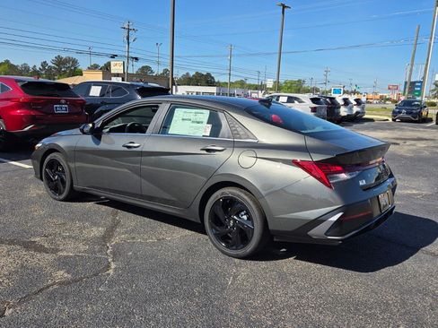 New 2026 Hyundai Elantra SEL Sport Premium FWD image 9