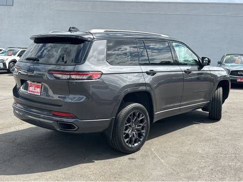 Used 2023 Jeep Grand Cherokee L Summit AWD/4WD image 11
