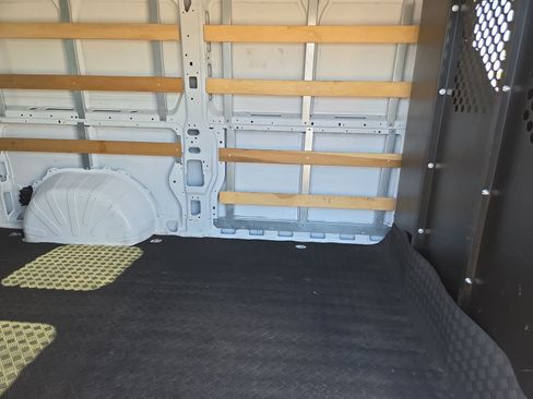 Used 2025 RAM ProMaster 2500 w/ U-Haul Equipment Group FWD image 21