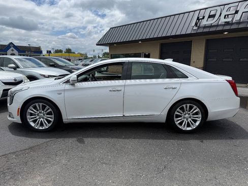 Used 2018 Cadillac XTS Luxury w/ Driver Awareness Package FWD image 8