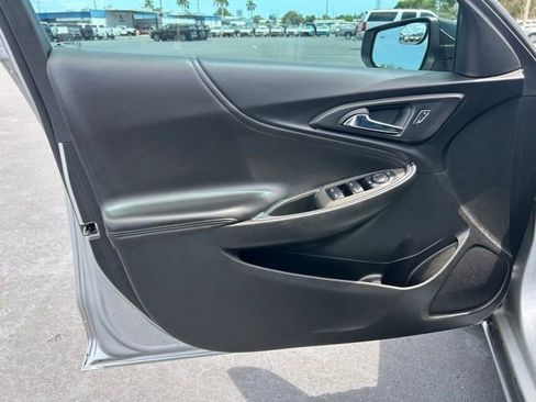 Used 2021 Chevrolet Malibu LT w/ Leather Package FWD image 12