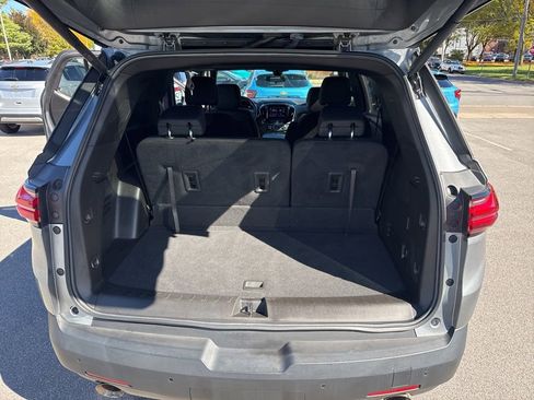 Used 2023 Chevrolet Traverse LT image 17