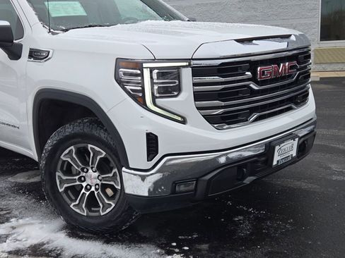 Used 2024 GMC Sierra 1500 SLT image 2