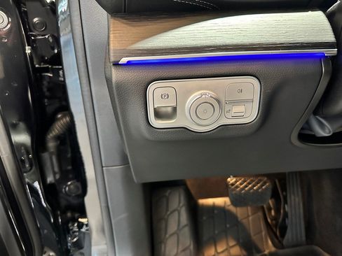 Used 2026 Mercedes-Benz GLS 450 4MATIC image 16