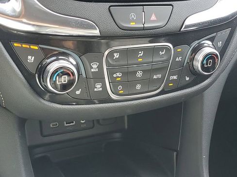 Certified 2024 Chevrolet Equinox Premier FWD image 27