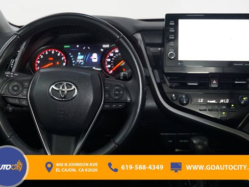 Used 2022 Toyota Camry XSE image 5