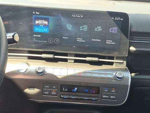 Used 2025 Hyundai Kona SEL FWD image 19