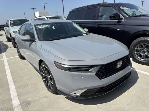 Used 2023 Honda Accord Touring image 9
