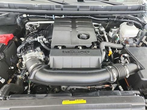 Used 2025 Nissan Frontier SV w/ SV Convenience Package RWD image 17