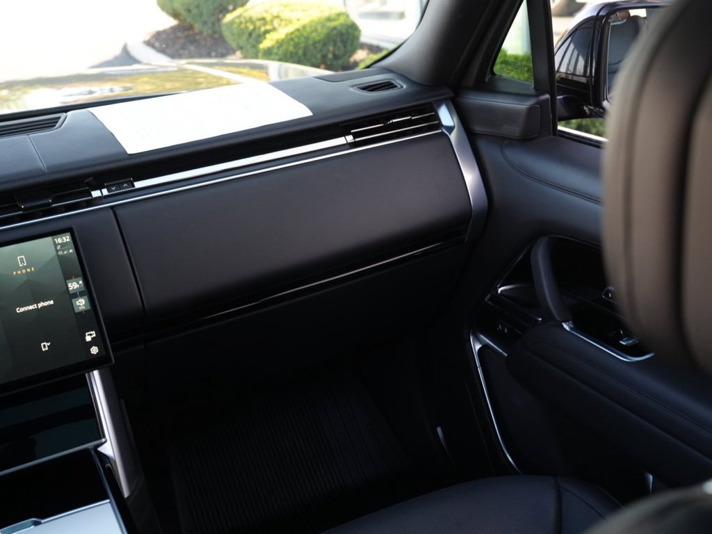 Used 2024 Land Rover Range Rover SE AWD/4WD image 30