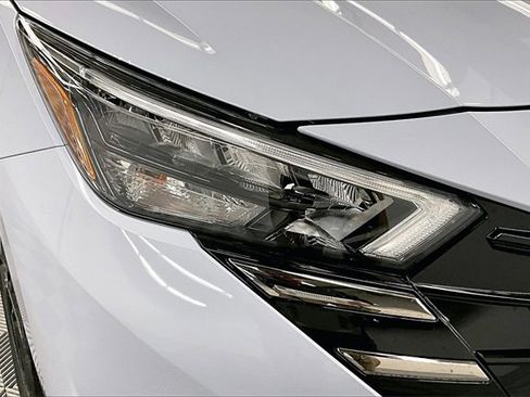 New 2025 Nissan Versa SR w/ Trunk Package image 13