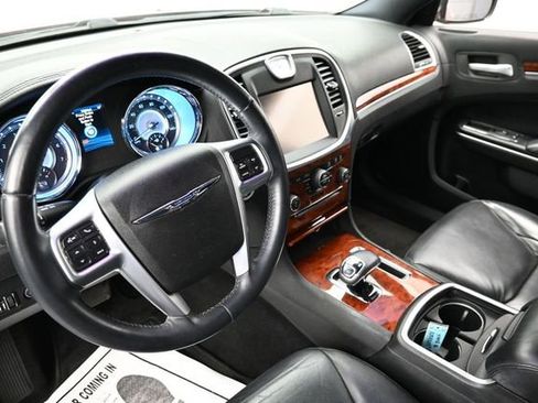 Used 2013 Chrysler 300 RWD image 22