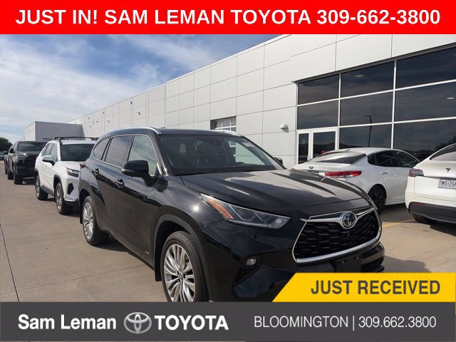 Used 2024 Toyota Highlander Limited AWD/4WD image 1