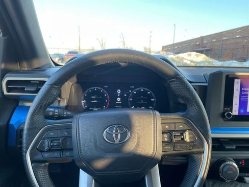 Used 2025 Toyota Tacoma TRD Off-Road image 33