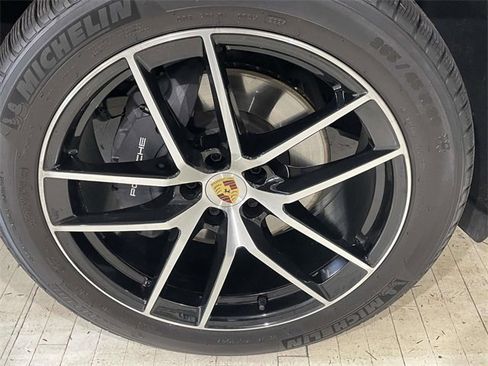 Certified 2025 Porsche Macan image 64