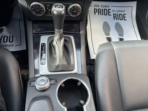 Used 2010 Mercedes-Benz GLK 350 4MATIC image 19