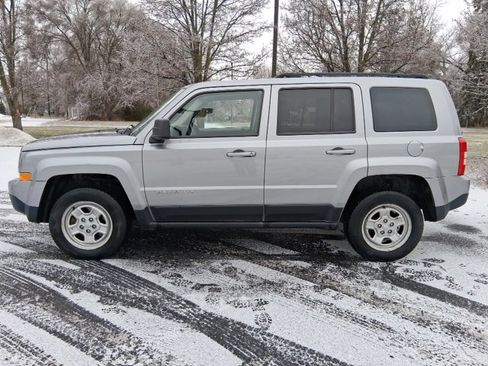 Used 2015 Jeep Patriot Sport image 3