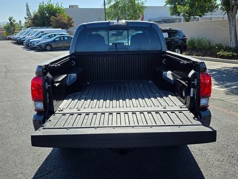 Used 2019 Toyota Tacoma TRD Sport image 14