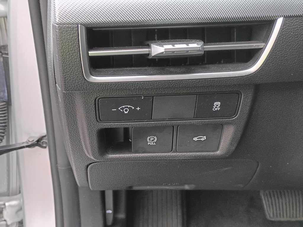 Certified 2025 Hyundai Sonata SEL FWD image 17