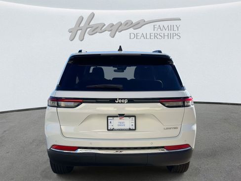 Used 2025 Jeep Grand Cherokee Limited image 7