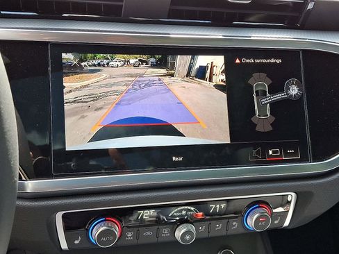 New 2025 Audi Q3 2.0T Premium image 13