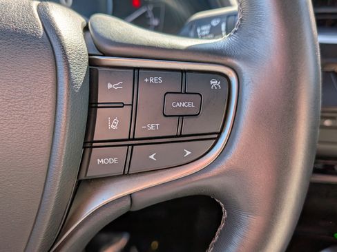 Used 2020 Lexus UX 250h w/ Premium Package image 23