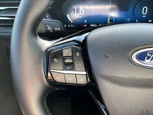 Used 2025 Ford Escape Platinum AWD/4WD image 22