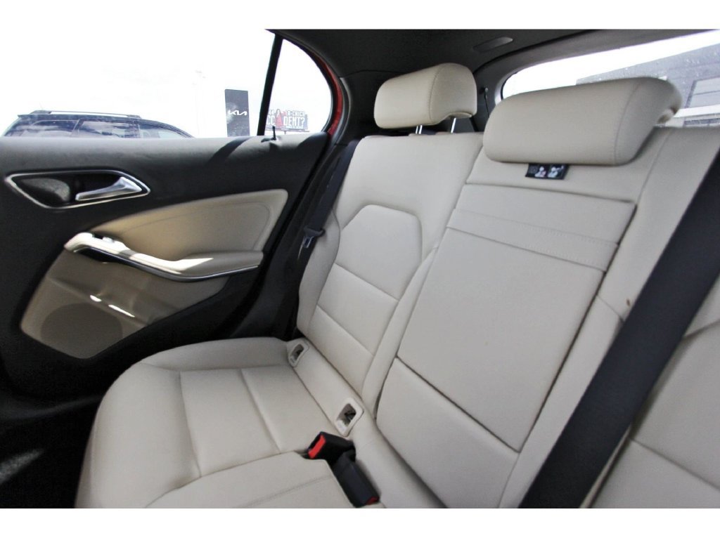 Used 2018 Mercedes-Benz GLA 250 w/ Premium Package image 12