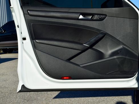 Used 2020 Volkswagen Passat 2.0T R-Line image 19