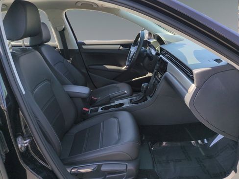 Used 2022 Volkswagen Passat 2.0T SE image 15