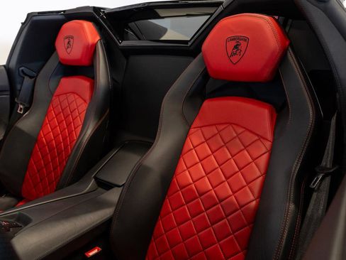 Used 2015 Lamborghini Aventador LP 700-4 image 4