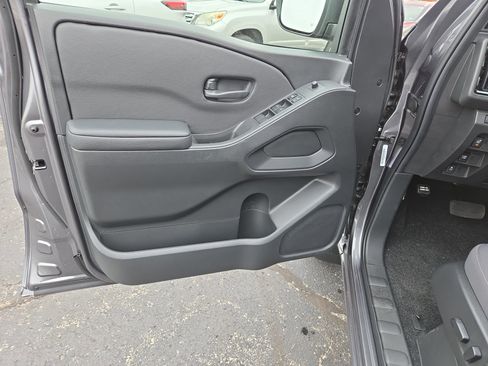 New 2026 Nissan Frontier SV w/ SV Convenience Package image 11